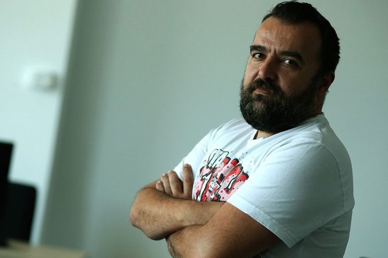 Banjalučki novinar odbio otkriti izvor pa postao osumnjičeni, oduzet mu mobilni