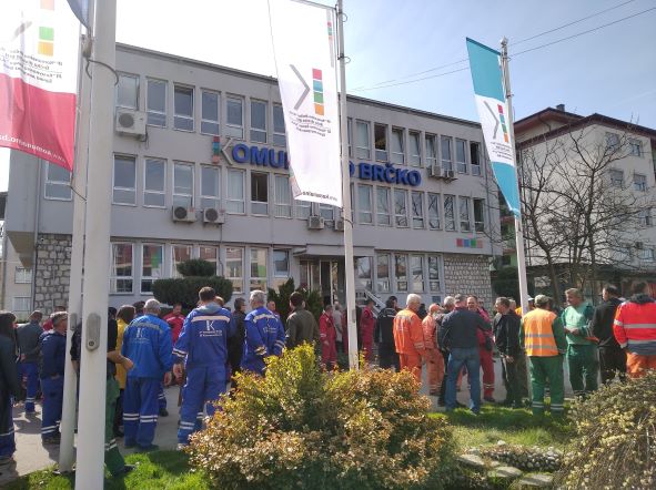 Štrajk upozorenja danas održali radnici JP “Komunalno Brčko” i RNU “Radio Brčko”