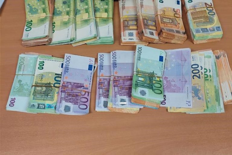 Šamac: Vozač iz BiH u Hrvatsku htio da prošverca 107.130 evra i mobilne telefone