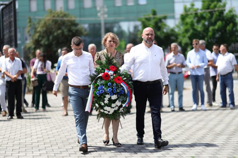 Брчко: СДС обиљежио крсну славу Петровдан