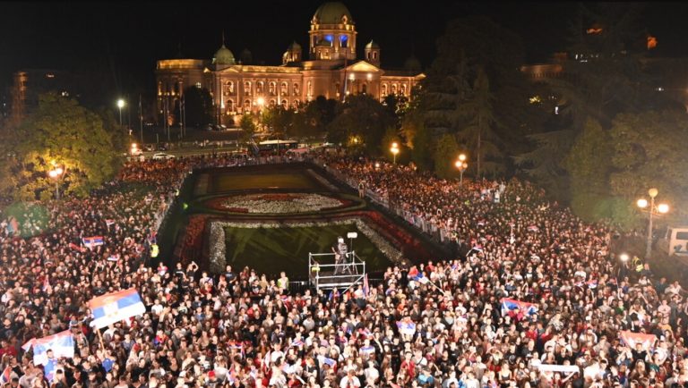 Srbija pozdravila heroje: Na balkonu košarkaši i basketaši, Đoković zaplakao