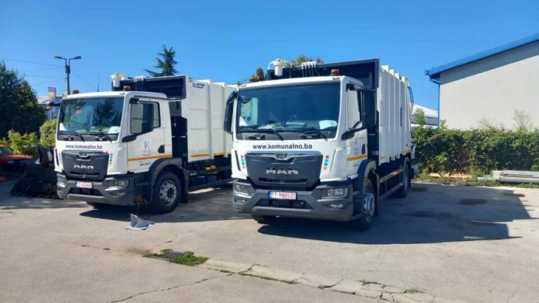 ЈП Комунално Брчко купило два нова возила за одвоз отпада