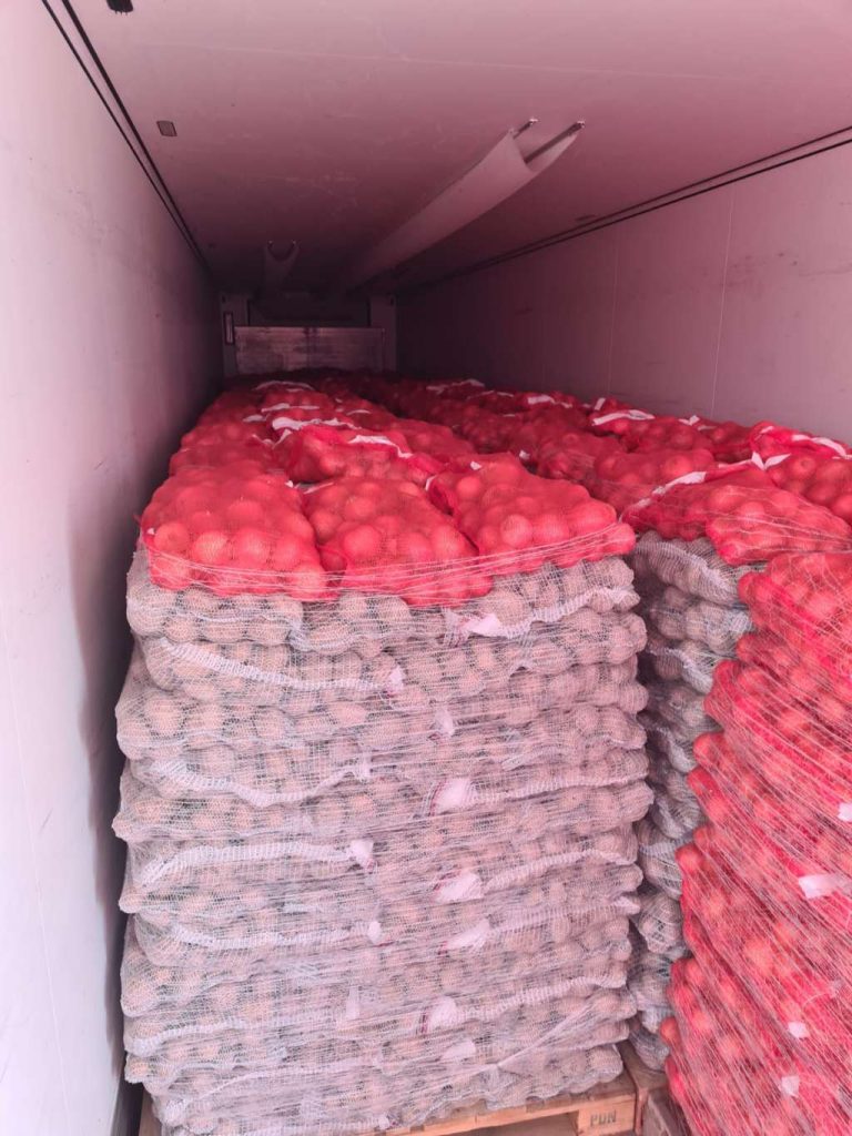 Шамац: Пријављен лук, а кријумчарено 18.000 кг кромпира