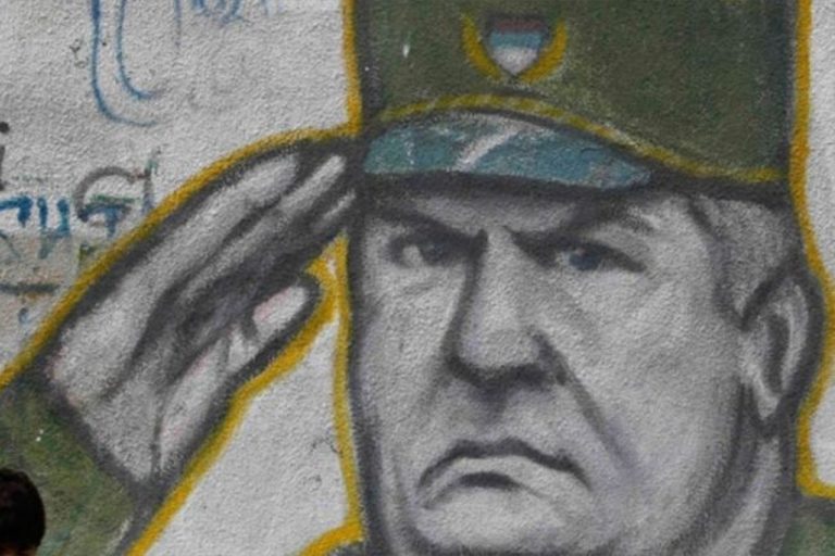 Ćorovićeva pravosnažno osuđena zbog gađanja murala Ratka Mladića jajima