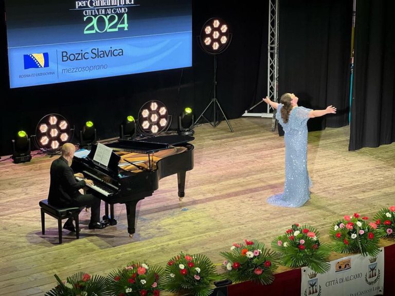Tri nagrade Slavici Božić na internacionalnom takmičenju solo pjevača na Siciliji!