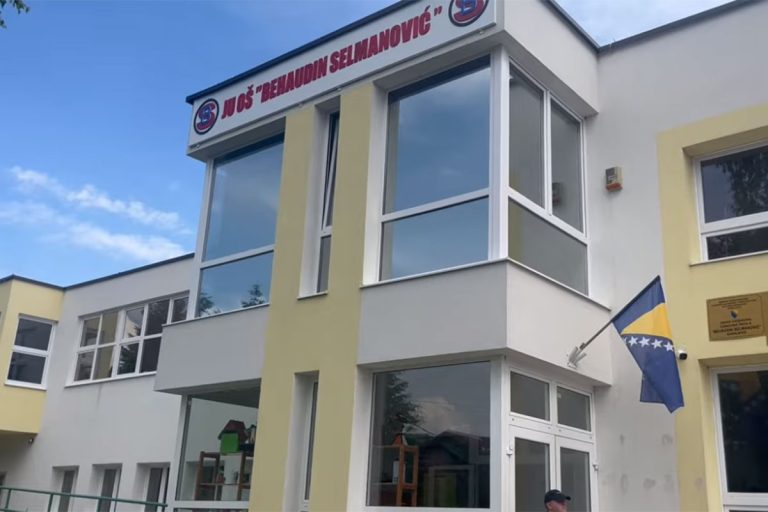 Drama u sarajevskoj školi: Dva učenika izbodena, treći osnovac uhapšen
