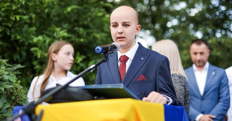 Gračanica: Mladi Kenan pobijedio leukemiju, pa postao učenik generacije
