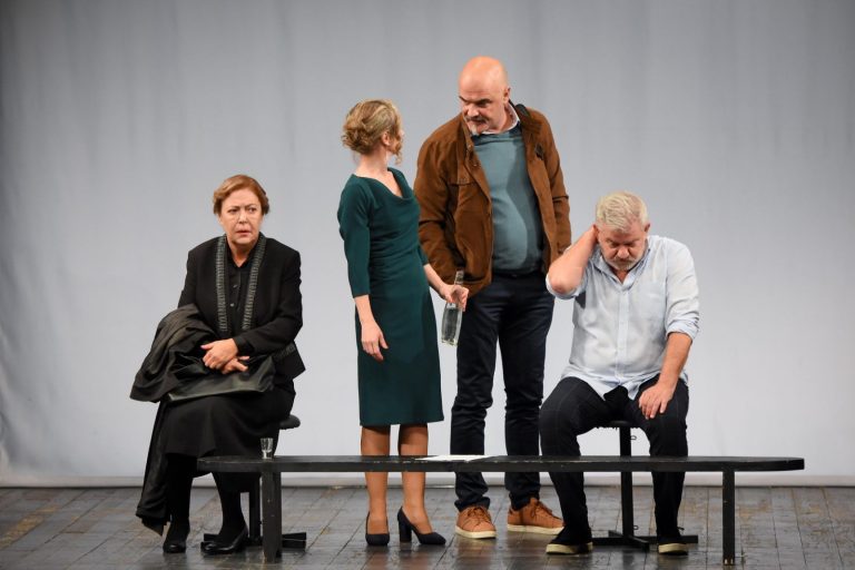 Završeni Susreti: Statua „Gran pri susreta“ dodijeljen predstavi „Ljudi od voska“