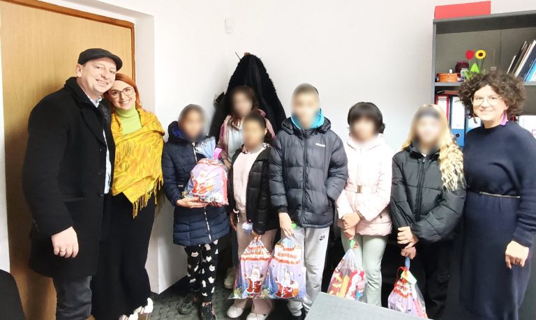 Tradicija duga 14 godina: “Trka za život” podijelila novogodišnje paketiće