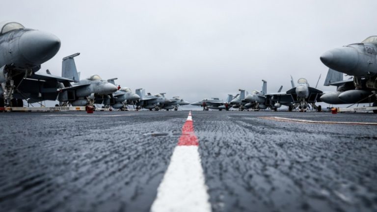 Naznaka katastrofe: SAD raspoređuju više od 150 aviona u blizini Irana