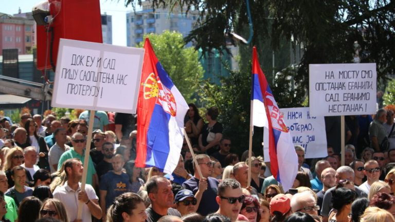 Šamaranje Srbina na Beloj Zemlji, ili, kratka istorija ponižavanja jednog naroda