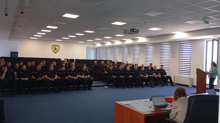 U prostorijama Policije održana obuka za kadete i kadetkinje te policijske službenike i službenice