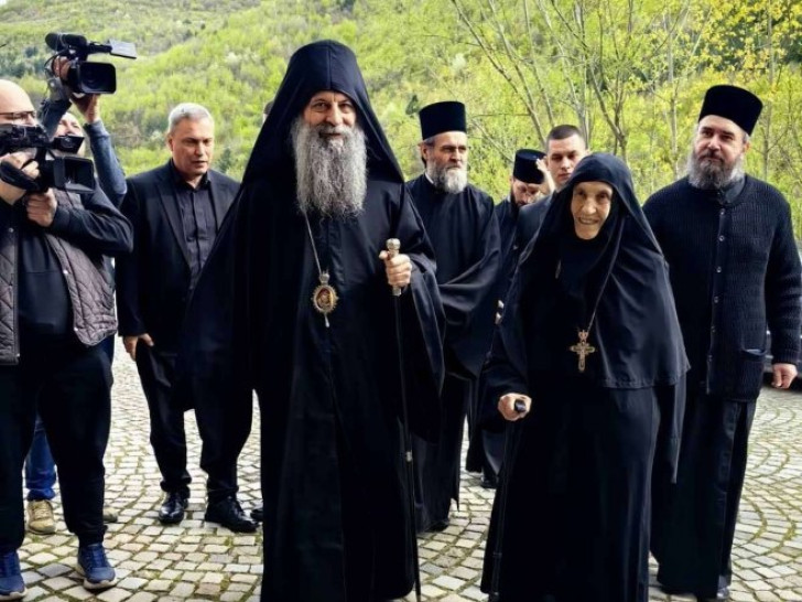 Patrijarh Porfirije na Vaskrs u Peći