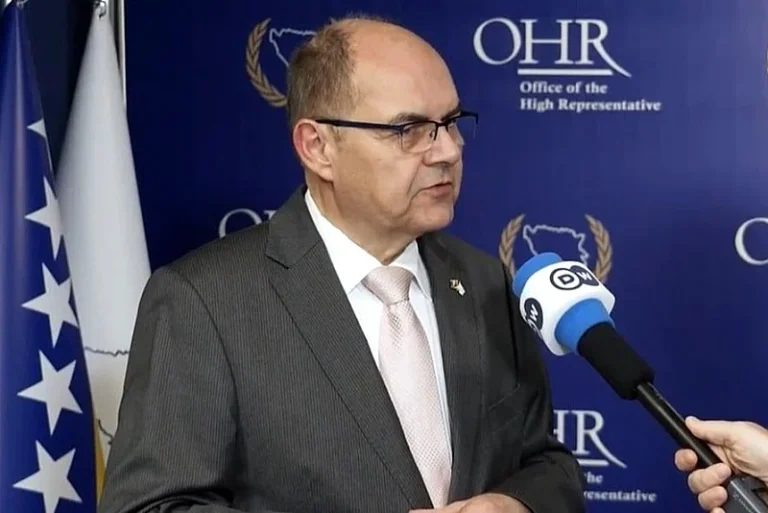 Schmidt: Postoje različita mišljenja u međunarodnoj zajednici o tome da li treba nastaviti s Dejtonom