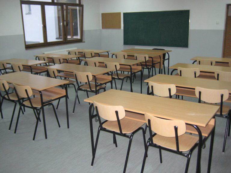 Klupe ostale bez 22.000 đaka: Poražavajući podaci uoči upisa srednjoškolaca u BiH