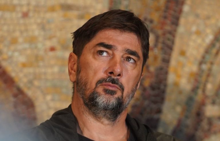 Vojin Ćetković večeras u Brčkom: Veče poezije „Moć govora“ u Domu kulture