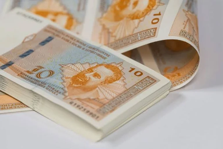 Penzije u RS rastu 3,55 posto, penzionerima stiže i jednokratna pomoć
