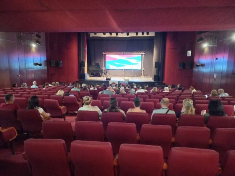 Brčko: Humanitarni koncert okupio građane u plemenitoj misiji pomoći porodicama širom Balkana