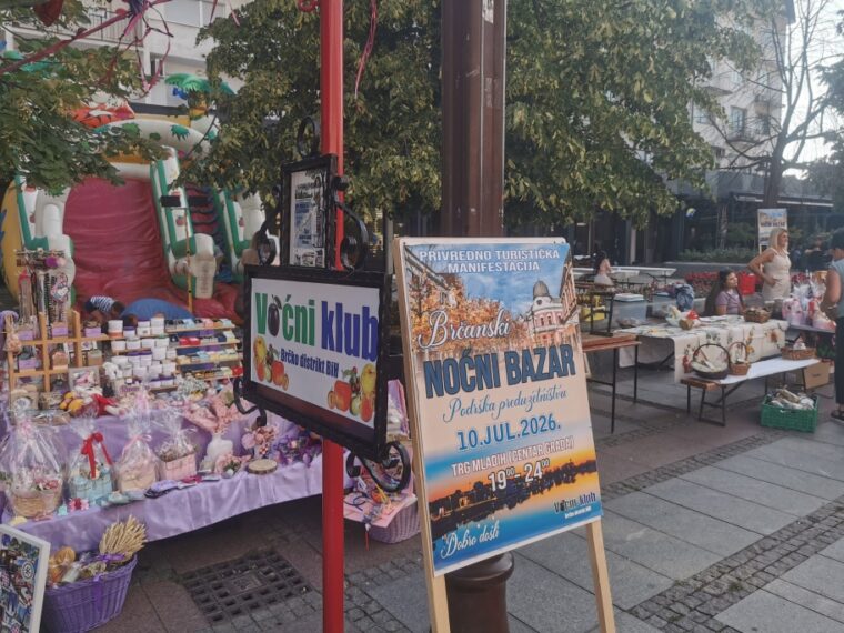“Brčanski noćni sajam” okupio 50 izlagača