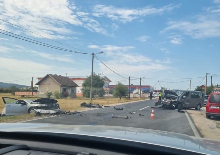 Teška nesreća kod Brčkog: Poginuo vozač golfa, troje povrijeđeno