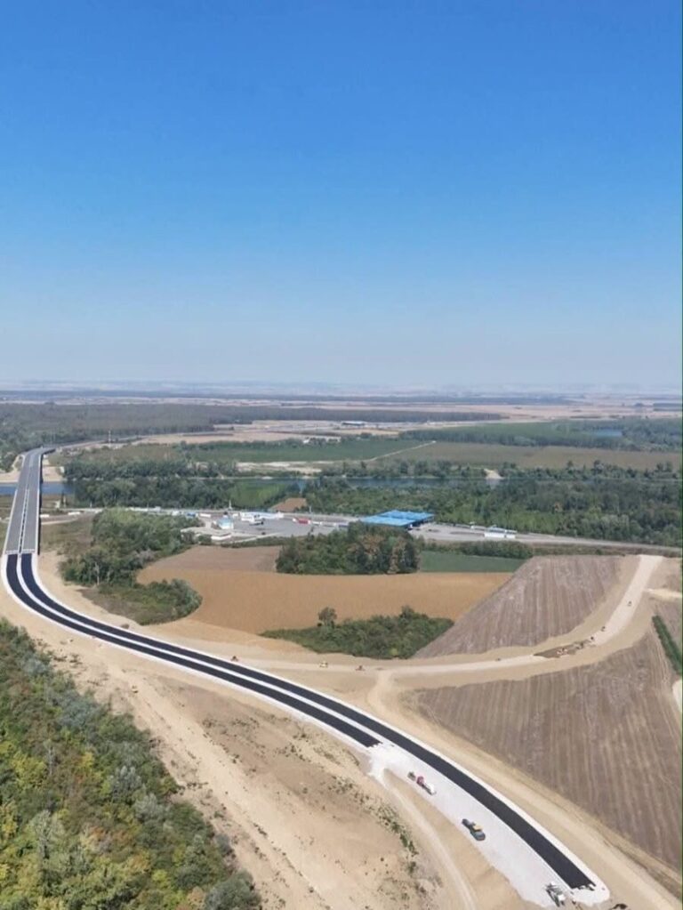Bijeljina sve bliže Rači: Položen prvi asfalt na dionici auto-puta (FOTO)