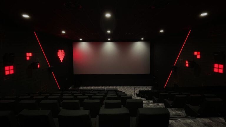 CINE GRAND STIŽE U BRČKO
