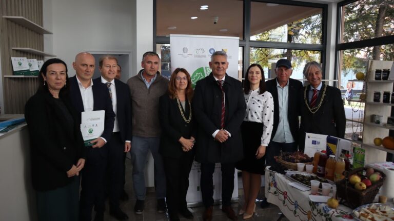Gradonačelnik Siniša Milić prisustvovao primopredaji „Kuće zdrave hrane“ u Brčkom